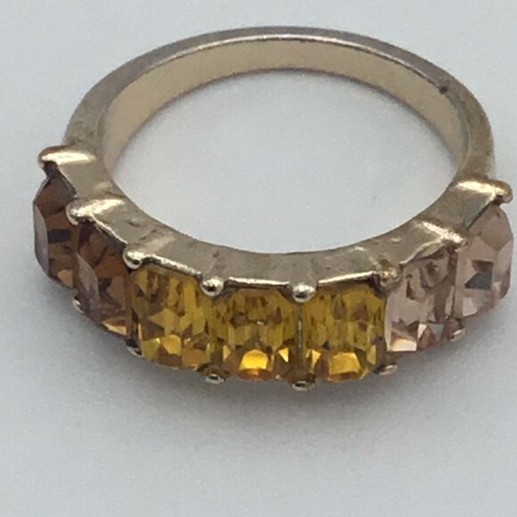 10K Gold Plate 7 Stone Emerald Cut Fashion Eternity Ring Sz 7.25 Amber Shades - Picture 3 of 7